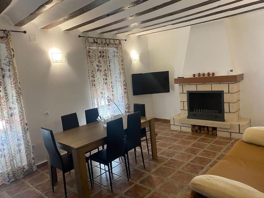 Agradable Casa Con Chimenea Interior Y Barbacoa. Villa Graja de Iniesta Eksteriør bilde