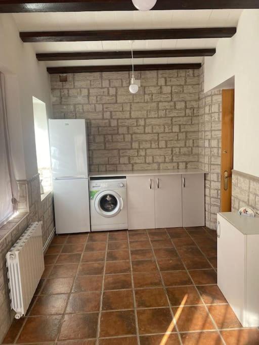 Agradable Casa Con Chimenea Interior Y Barbacoa. Villa Graja de Iniesta Eksteriør bilde
